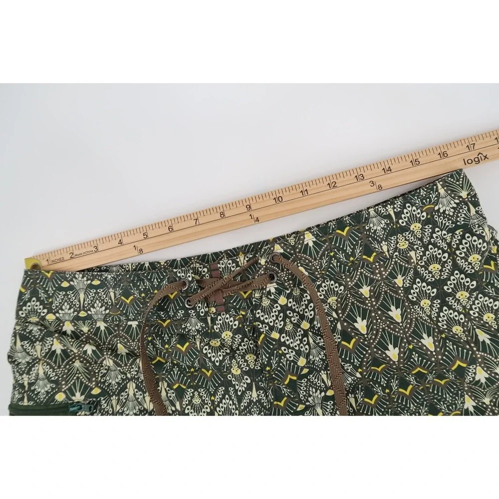 Patagonia Wavefarer Board Shorts Men 32 Green Geometric Maharaja 86556